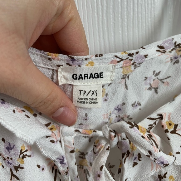 Garage Tie Front V Neck Print Floral Strap Cami - Picture 4 of 5